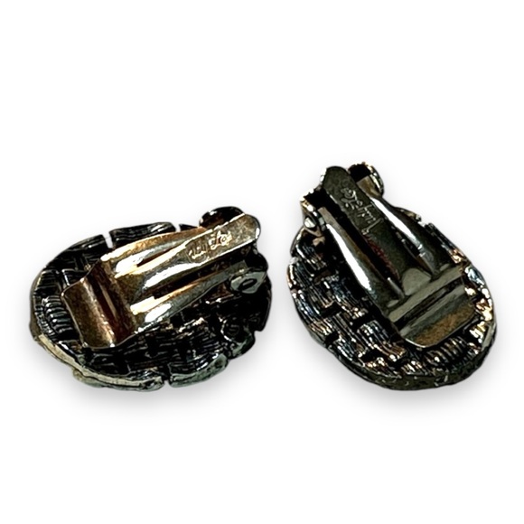 JUDY LEE VINTAGE 1950s Faux Gold and Silver Woven Design Oval Clip Earrings - Picture 3 of 8